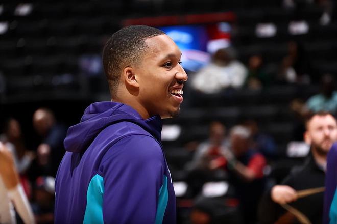 黄蜂新援表现火爆,球迷对他寄予厚望的简单介绍 黄蜂新援表现火爆,球迷对他寄予厚望的简单介绍