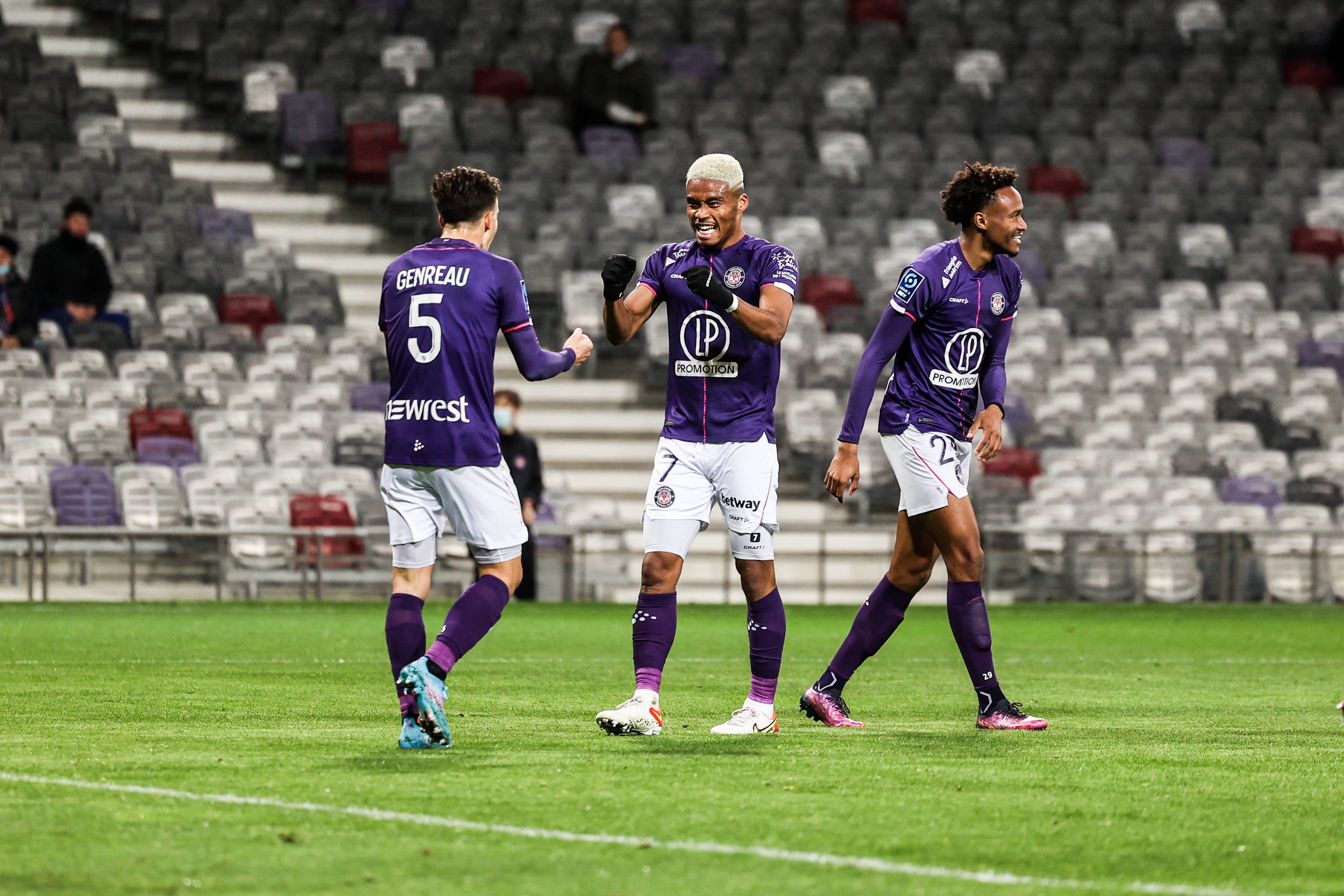 圣埃蒂安奋进，法甲战场上演惊艳一幕的简单介绍