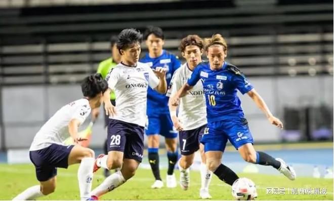 队员勇猛奋战,取得胜利宝座 队员勇猛奋战,取得胜利宝座