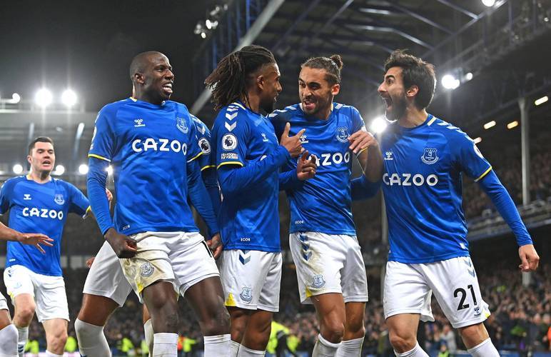 纽卡斯尔联惨败,被埃弗顿轻松击败 纽卡斯尔联惨败,被埃弗顿轻松击败