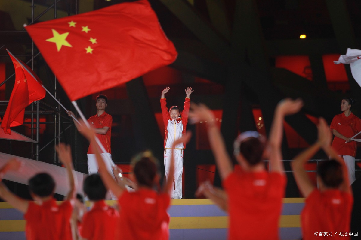 体育精神闪耀舞台，运动员们拼搏求胜的简单介绍