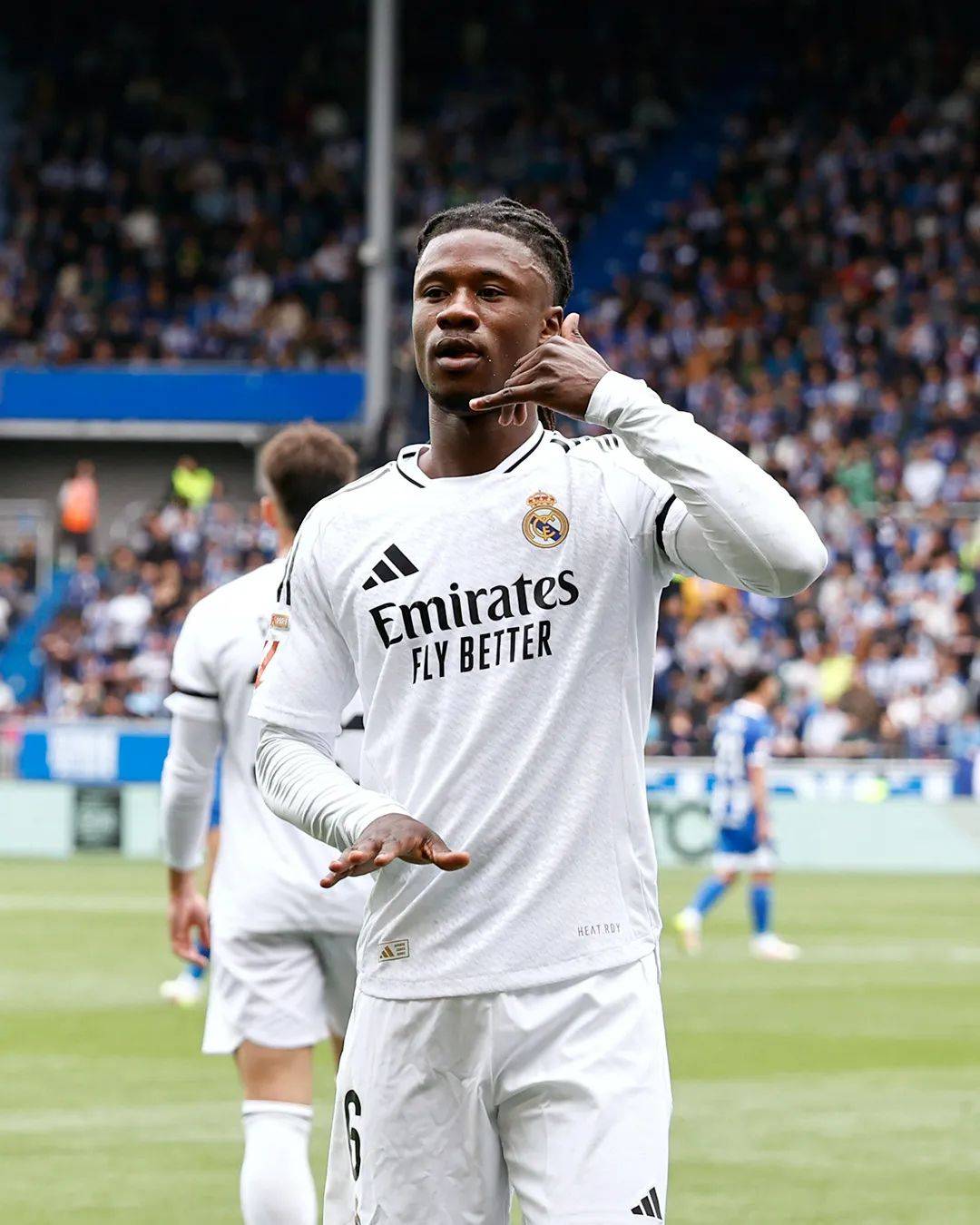 阿拉维斯客场战胜对手，追赶积分榜前列