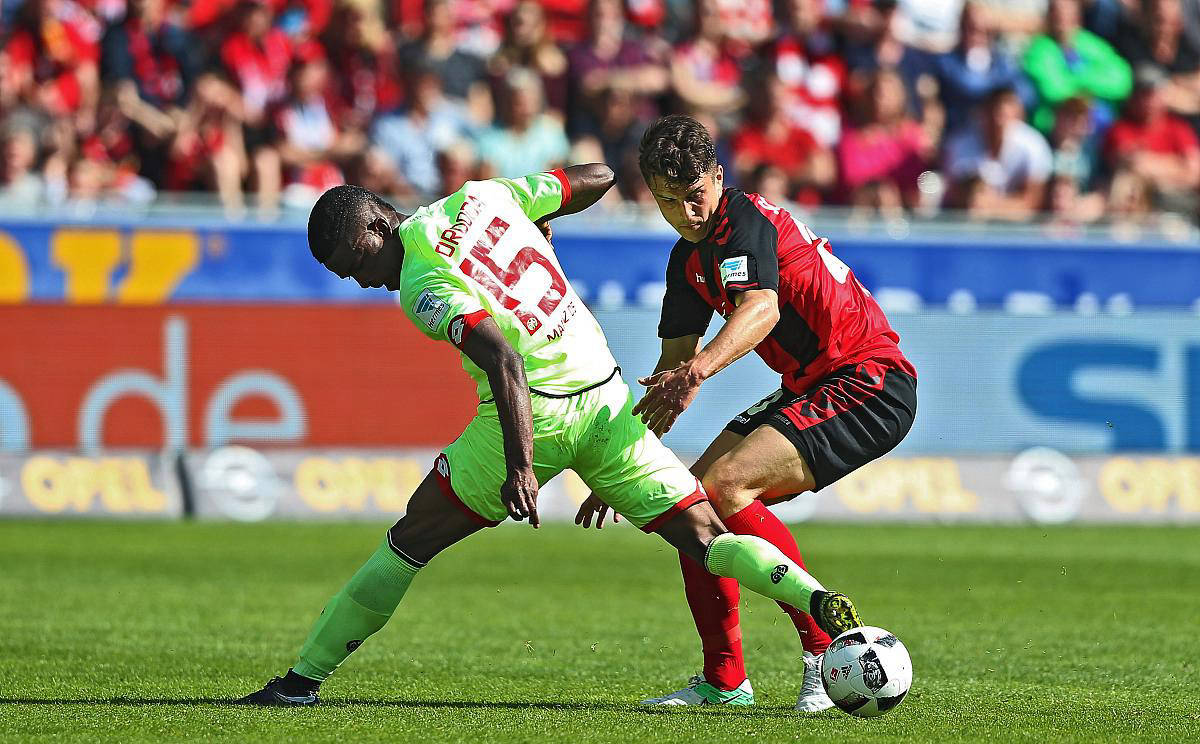 莱比锡红牛队在赛场上展现强大实力 莱比锡红牛队在赛场上展现强大实力