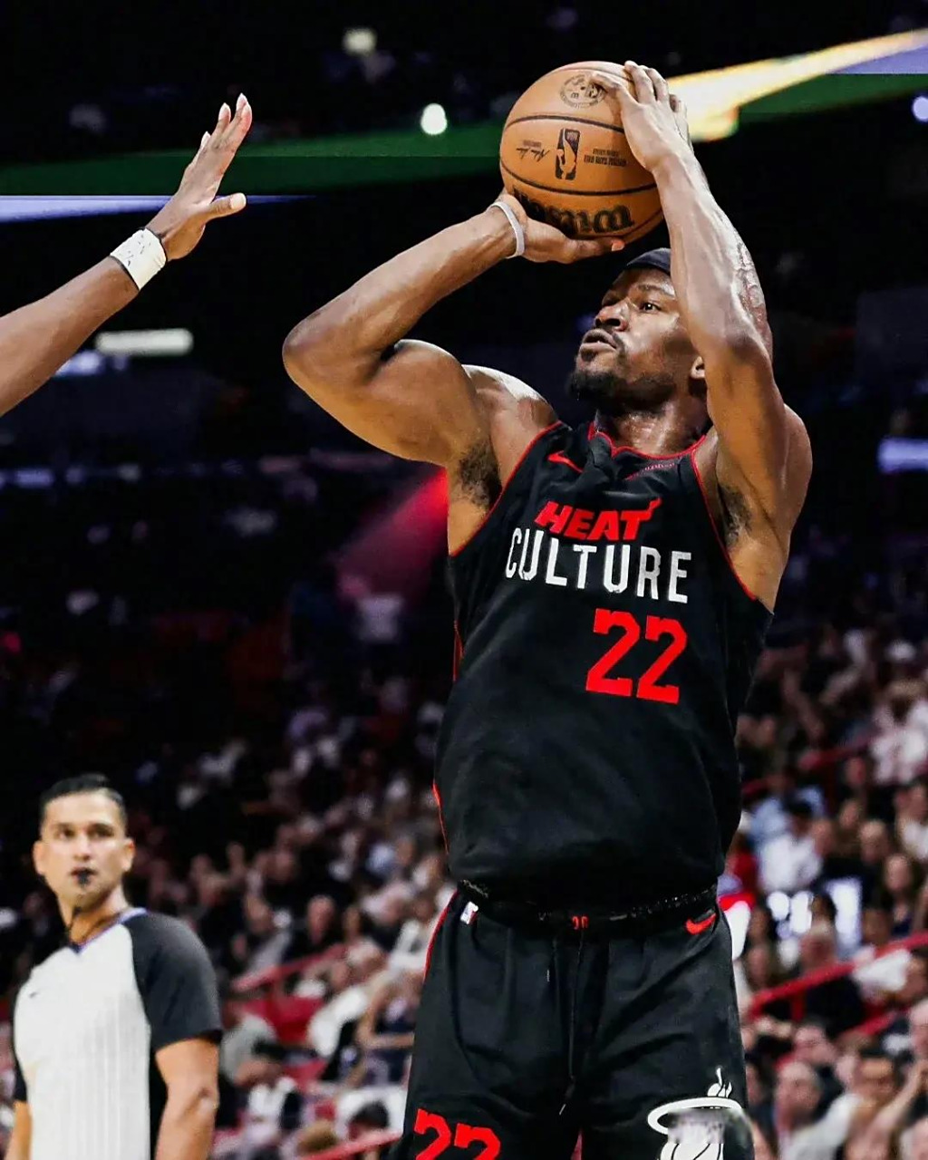 关于热火力克篮网挽回声誉，全队奋力拼搏的信息