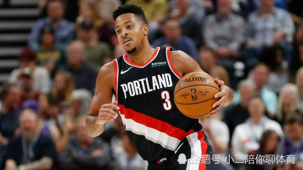 开拓者险胜骑士，保持不败势头