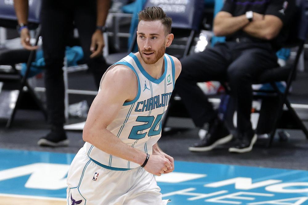 雄狐大胜黄蜂,取得两连胜 雄狐大胜黄蜂,取得两连胜